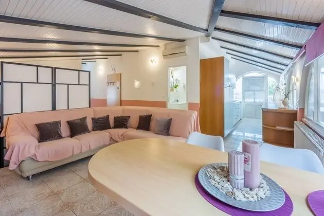 Apart Daire (Colorful - modern Apartments - A7 roz)