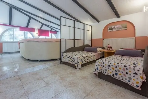Apart Daire (Colorful - modern Apartments - A7 roz)