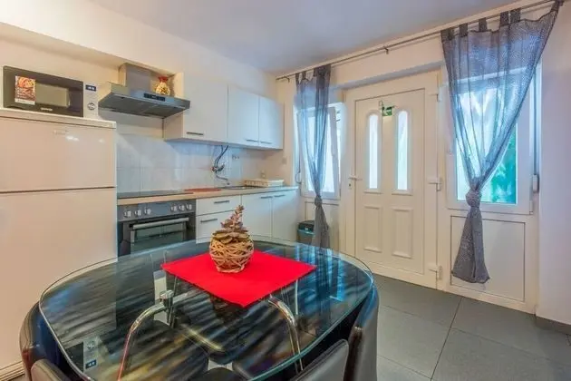 Stüdyo (Colorful - modern Apartments - SA4 cr)
