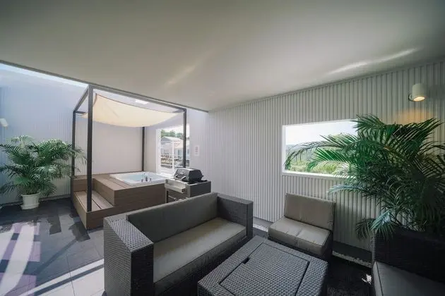 Luxury Villa (Japanesque)