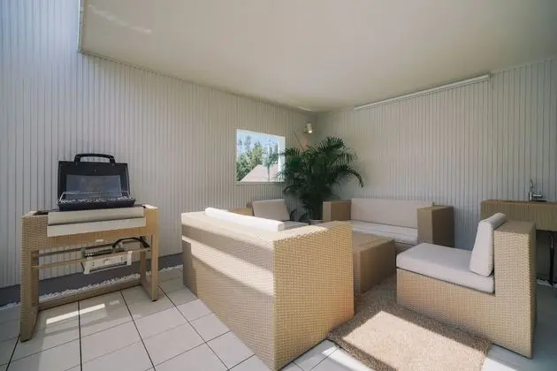 Luxury Villa (Sand)