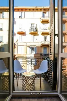 Üç Kişilik Oda, Balkon, Şehir Manzaralı