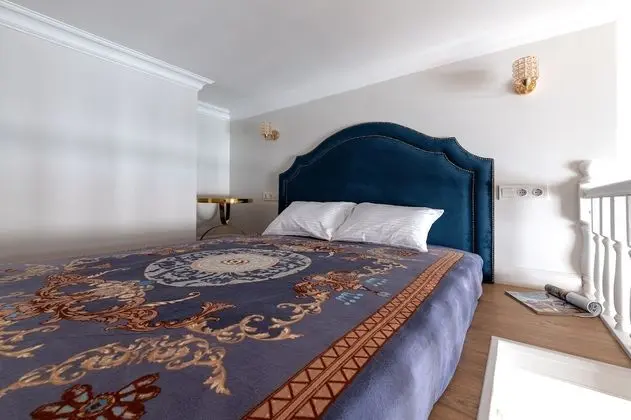 Design Apart Daire, 2 Büyük (Queen) Boy Yatak, Küçük Mutfak (Flower Living Room)