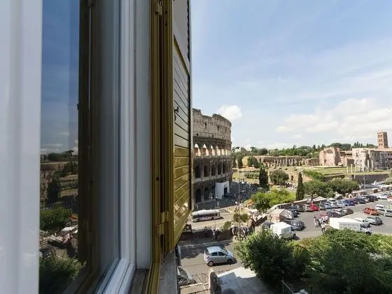 Classic Tek Büyük Yataklı Oda, Balkon, Avlu Manzaralı