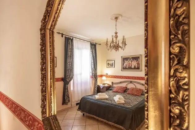 Üç Kişilik Oda, Zemin Kat