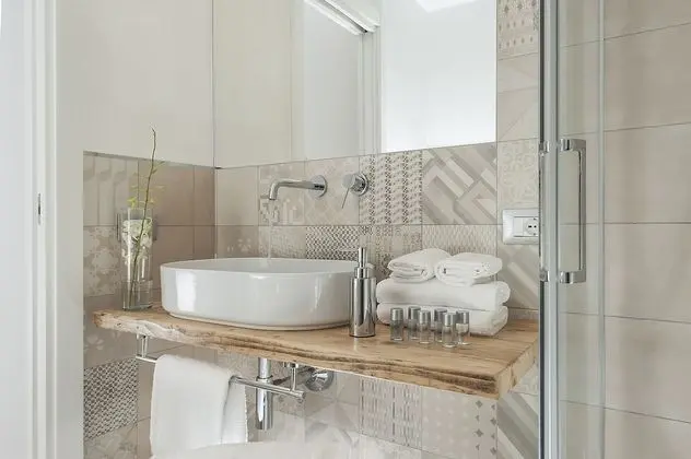 Deluxe Tek Büyük Yataklı Oda (with Colosseo View)