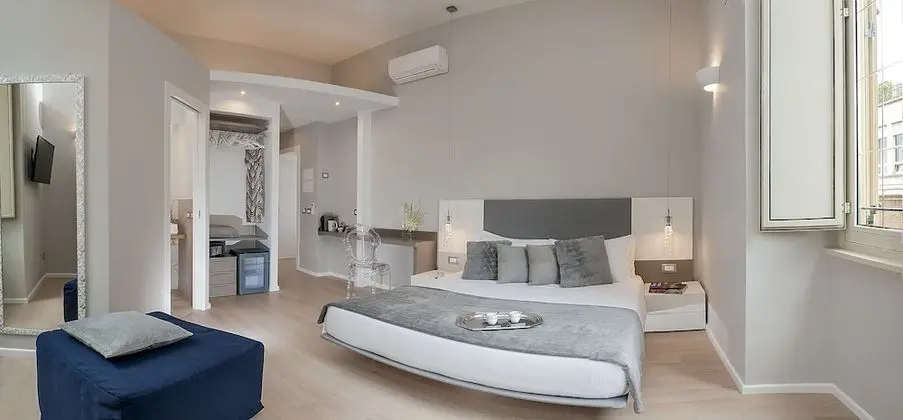 Deluxe Üç Kişilik Oda (with Colosseo View)