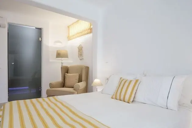 Colours Residence, Outdoor Jetted Tub