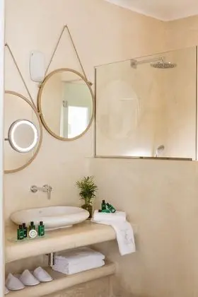 Colours Residence, Outdoor Jetted Tub