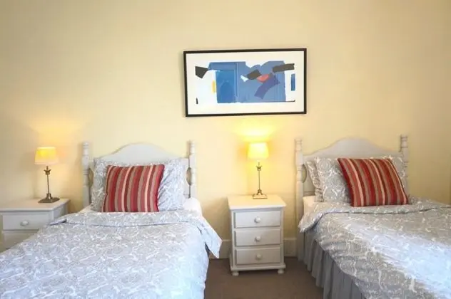 Classic Üç Kişilik Oda