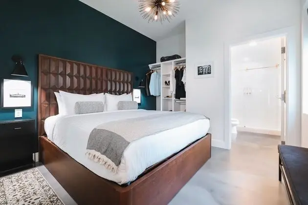 1 Bedroom Luxury Suite