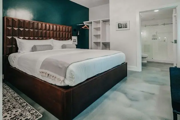 1 Bedroom Luxury Suite
