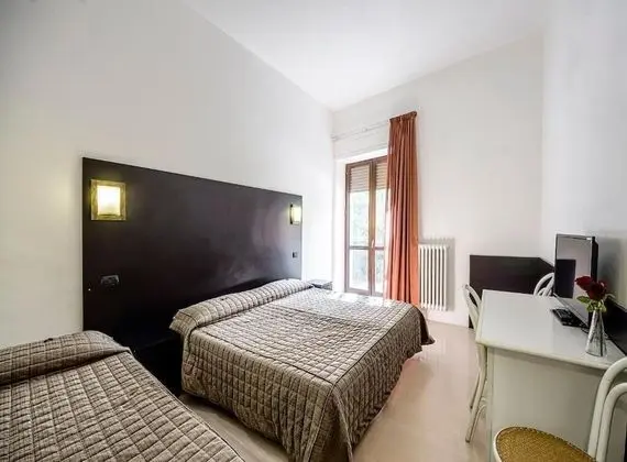 Standard Üç Kişilik Oda