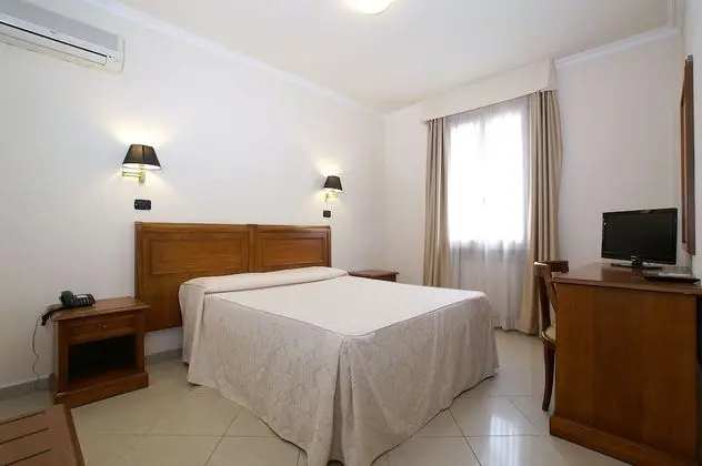 Classic Tek Büyük Yataklı Oda