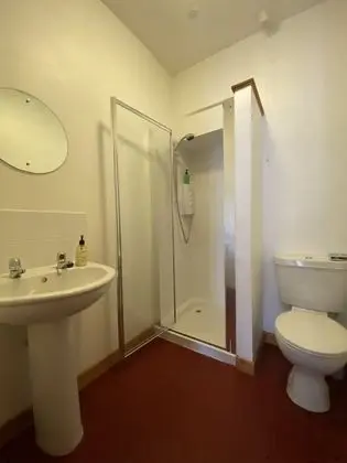 Tek Kişilik Oda, Ortak Banyo