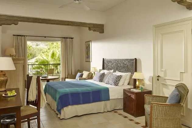 https://i.travelapi.com/lodging/2000000/1340000/1333900/1333876/57c49d9f_z.jpg