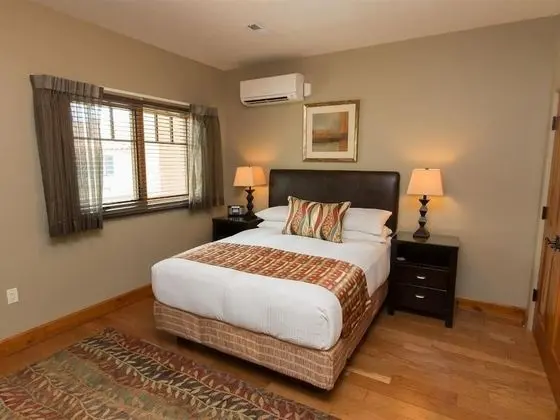 Standard Oda, 1 Büyük (Queen) Boy Yatak (Courtyard Room)