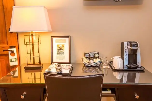 Standard Oda, 1 Büyük (Queen) Boy Yatak (Courtyard Room)