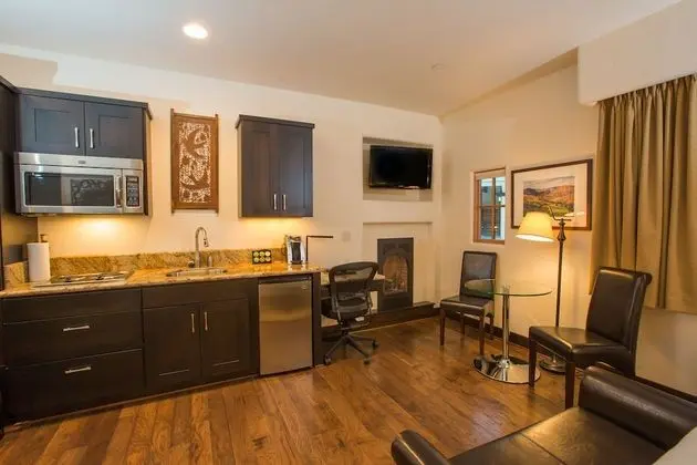 Standard Süit, 1 En Büyük (King) Boy Yatak (Euro King Studio)