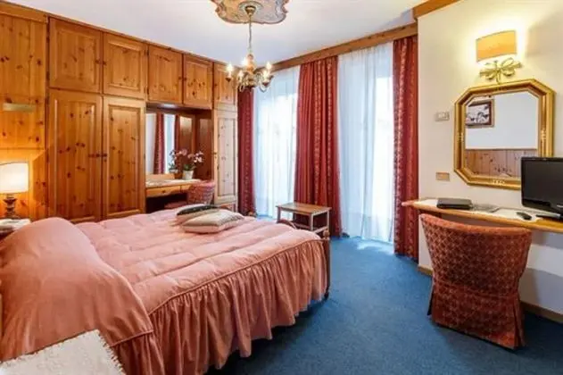 Standard Tek Büyük Yataklı Oda, Balkon, Dağ Manzaralı