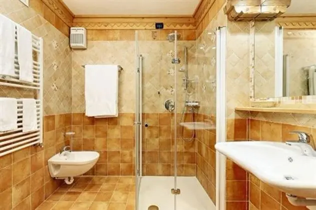Standard Üç Kişilik Oda, Balkon, Dağ Manzaralı