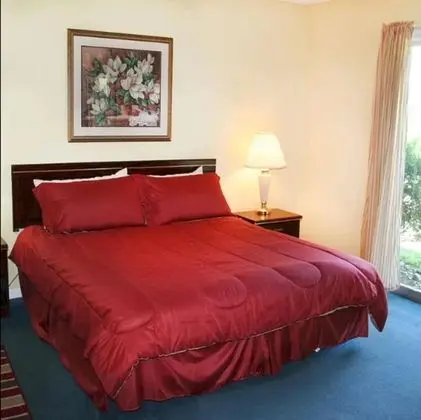 1 Bedroom / 1 Bathroom with 2 Queen Beds