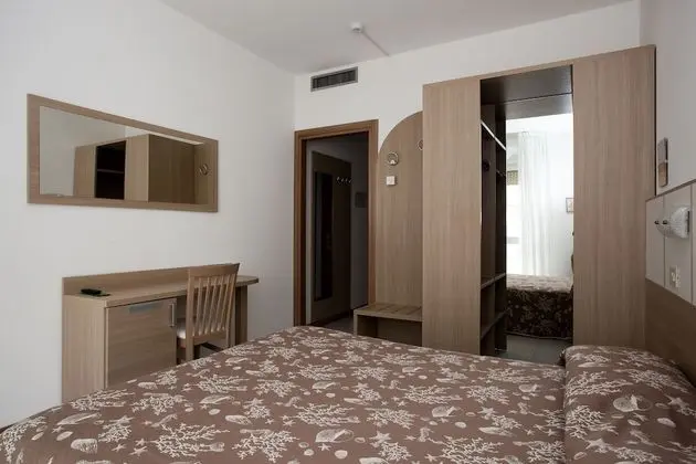 Comfort Tek Büyük veya İki Ayrı Yataklı Oda, Sigara İçilmez, Avlu Manzaralı (No elevator)