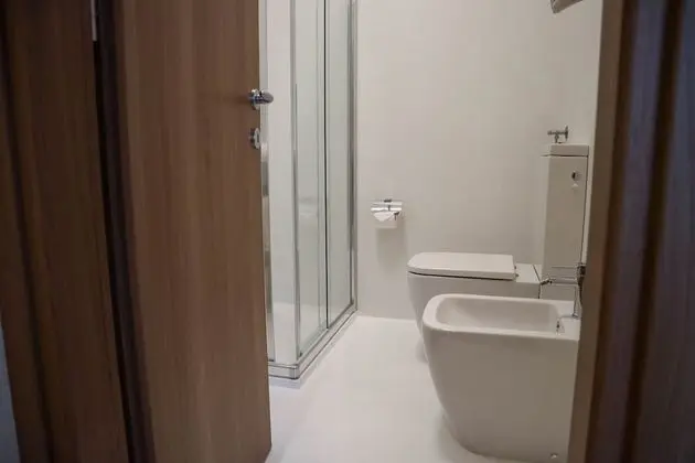 Comfort Tek Büyük veya İki Ayrı Yataklı Oda, Sigara İçilmez, Avlu Manzaralı (No elevator)