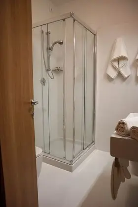 Comfort Tek Büyük veya İki Ayrı Yataklı Oda, Sigara İçilmez, Avlu Manzaralı (No elevator)