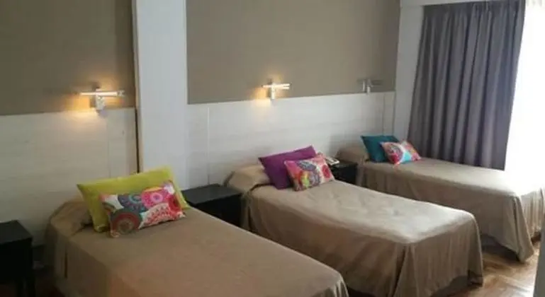 Üç Kişilik Oda