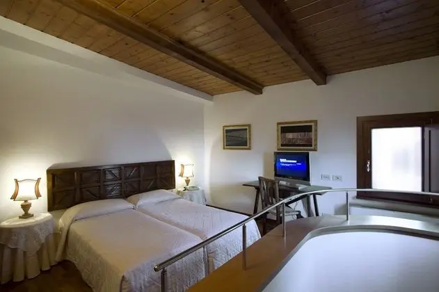 Standard Tek Büyük veya İki Ayrı Yataklı Oda