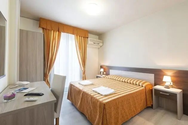 Standard Tek Büyük Yataklı Oda