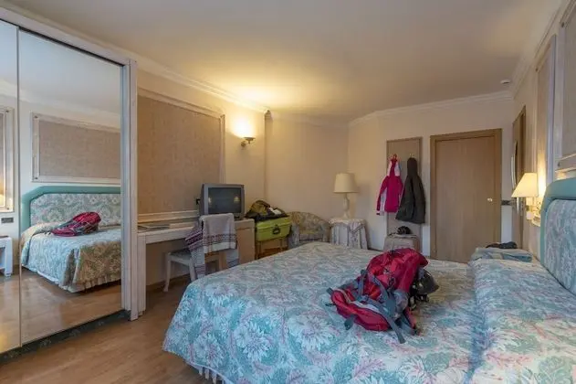 Comfort Tek Büyük Yataklı Oda