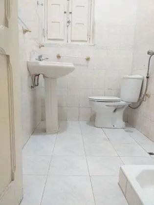Economy Tek Büyük Yataklı Oda, Ortak Banyo