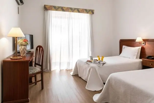 Tek Büyük veya İki Ayrı Yataklı Oda