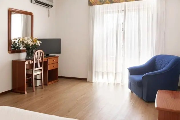 Tek Büyük veya İki Ayrı Yataklı Oda