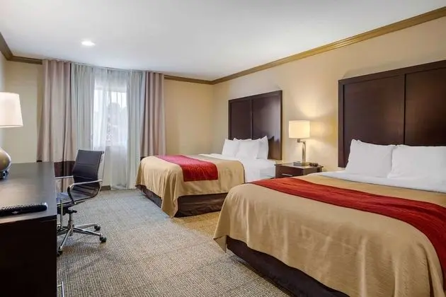 Oda, 2 Büyük (Queen) Boy Yatak, Engellilere Uygun, Sigara İçilmez
