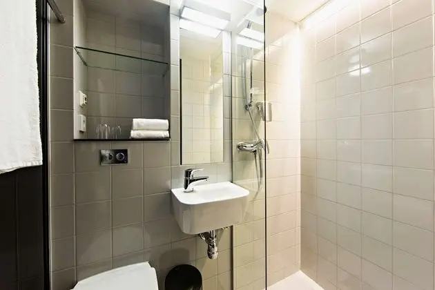 Moderate Room (1 single and 1 wallbed)