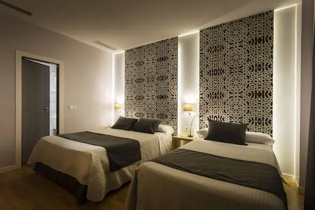 Üç Kişilik Oda (Two twin and one extra bed)