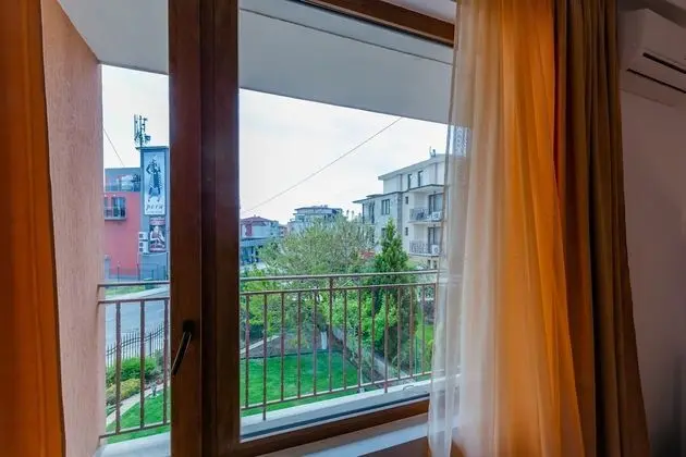 Classic Tek Büyük Yataklı Oda