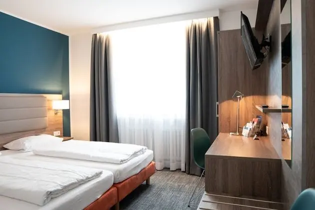 Business Tek Büyük Yataklı Oda