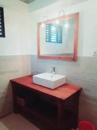 Deluxe Oda, Balkon, Havuz Manzaralı