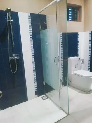 Standard Tek Büyük Yataklı Oda, Havuz Manzaralı, Zemin Kat
