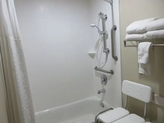 Oda, 1 En Büyük (King) Boy Yatak, Engellilere Uygun, Sigara İçilmez