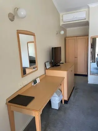Basic Tek Büyük Yataklı Oda