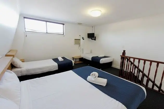 Family Çatı Katı (Loft), Havuz Manzaralı