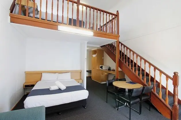 Family Çatı Katı (Loft), Havuz Manzaralı