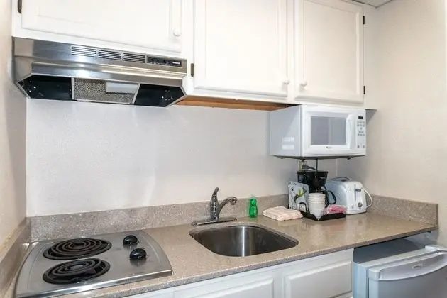 Oda, Birden Çok Yatak, Sigara İçilmez, Havuz Manzaralı (Efficiency, 1st Floor)