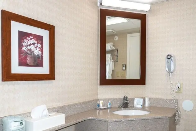 Oda, Birden Çok Yatak, Sigara İçilmez, Havuz Manzaralı (Efficiency, 1st Floor)