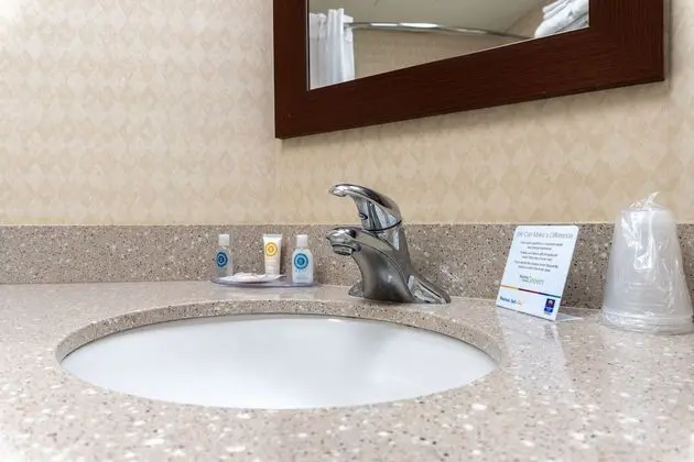 Oda, Birden Çok Yatak, Sigara İçilmez, Havuz Manzaralı (Efficiency, 1st Floor)